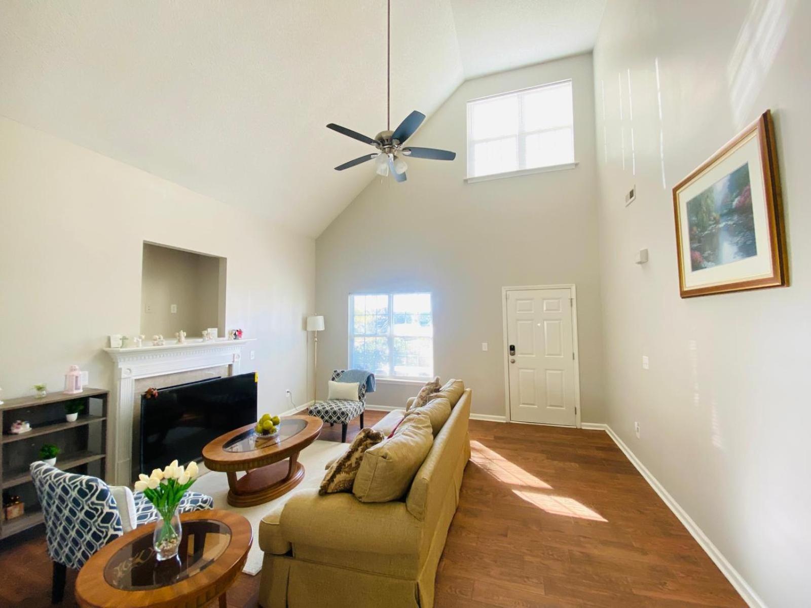 Spacious Room With Shared Bathroom Raleigh Exterior foto