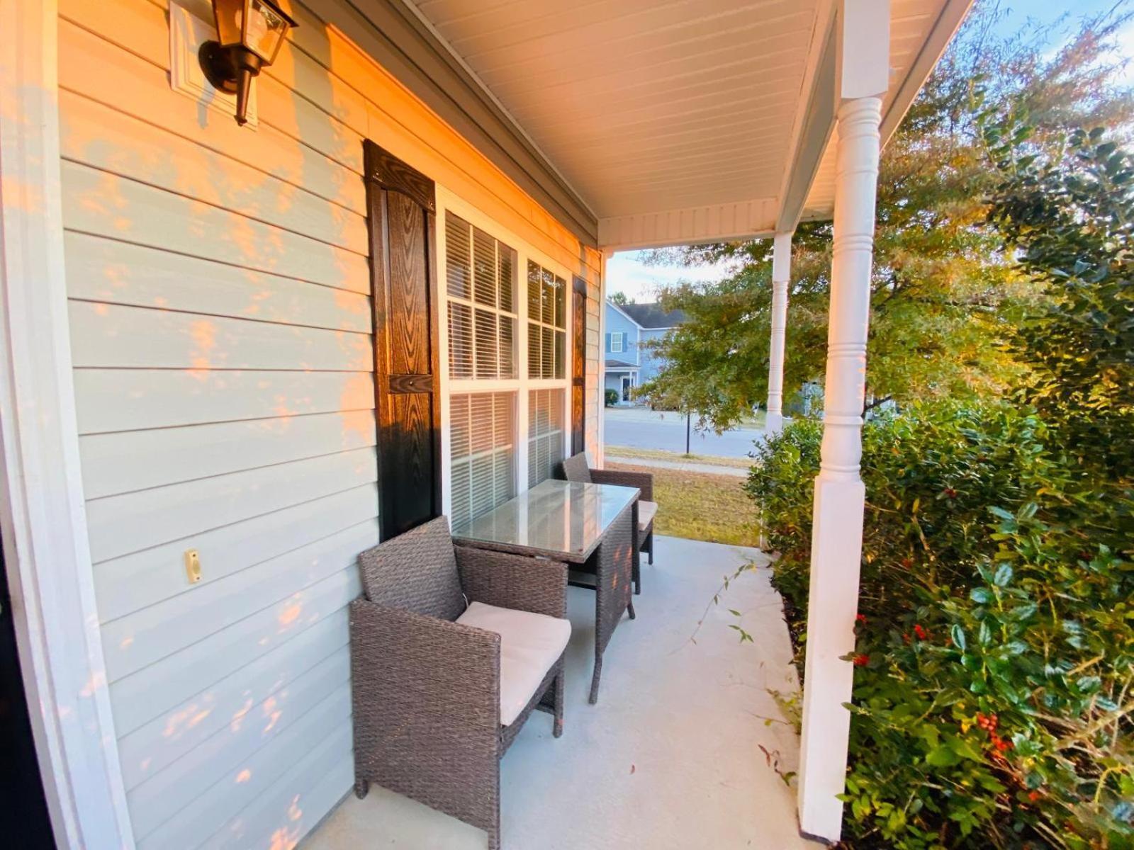 Spacious Room With Shared Bathroom Raleigh Exterior foto